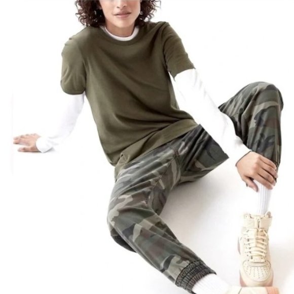 Aritzia Pants - TNA ARITZIA ALIX CAMOFLAUGE Cotton Twill JOGGERS Pants! Size XS!